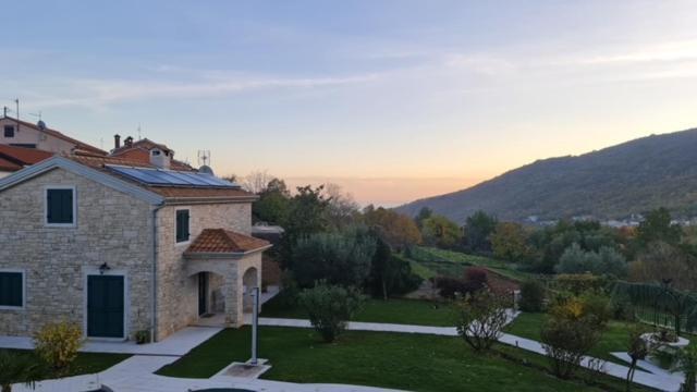 Villa Stonegate Estate - Bonus, Dvije Vile Jedna Cijena! Opatija Buitenkant foto